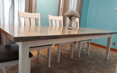 Sturdy Maple dining table w/ tapered legs